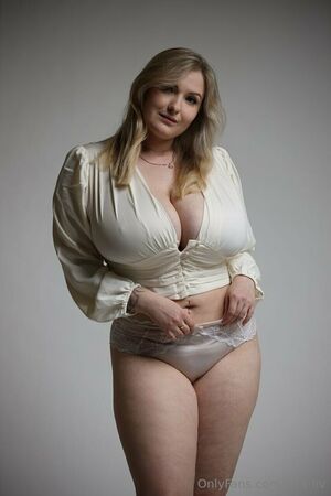Kira Liv Nude Photos photo 117