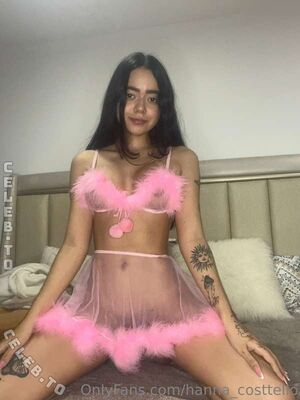 Hanna Costtello Nude Photos photo 21
