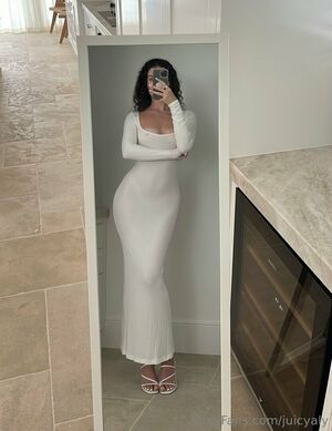 JuicyAlycia Nude Photos photo 4