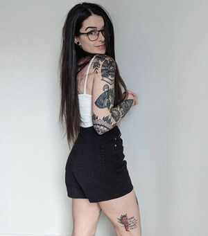 GrenonWellington Nude Photos photo 9