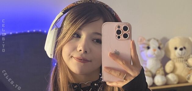 Ava Waifu Nude Photos photo 25