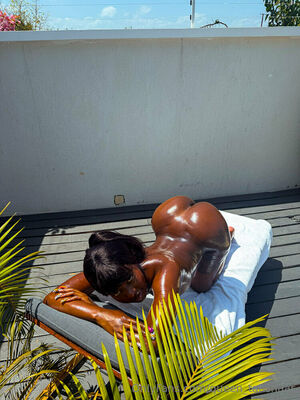 Queen_Tahshaar Nude Photos photo 4