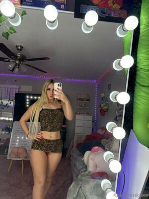 Kekebanksxx Nude Photos photo 18