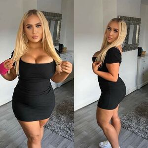 Zoe Sarah Nude Photos photo 4