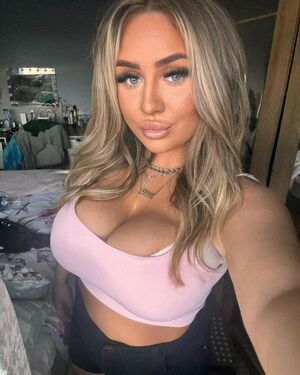 Zoe Sarah Nude Photos photo 9