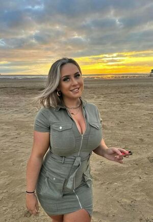 Zoe Sarah Nude Photos photo 10