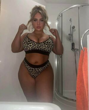 Zoe Sarah Nude Photos photo 14