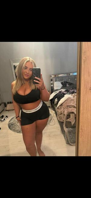 Zoe Sarah Nude Photos photo 15