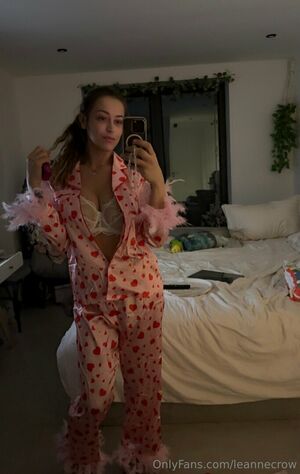 Leannecrow Nude Photos photo 3