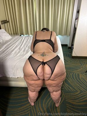 Bigbootyasshley Nude Photos photo 9