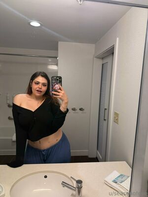 Eveirisowo Nude Photos photo 2