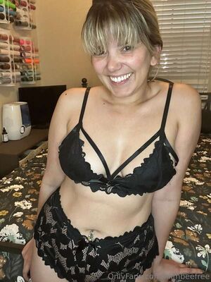 Hiimbee Nude Photos photo 21
