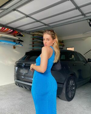 Pam Grzeskowiak Nude Photos photo 5