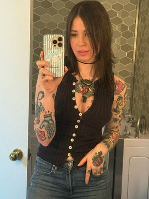 Anisa Jomha Nude Photos photo 17