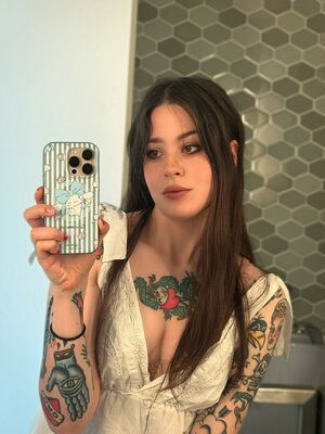 Anisa Jomha Nude Photos photo 33