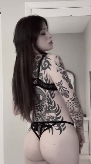 Anisa Jomha Nude Photos photo 46