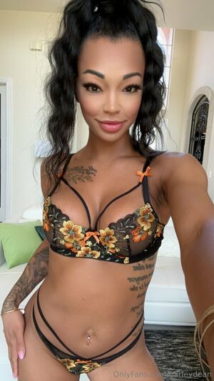 Harleydean Nude Photos photo 50