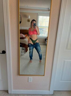 Chelsea Wilde Nude Photos photo 4