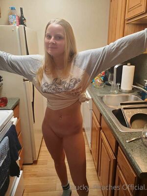 Pluckypeaches Nude Photos photo 19