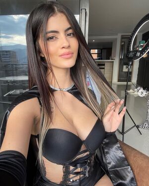 Esteisy Marin Nude Photos photo 4