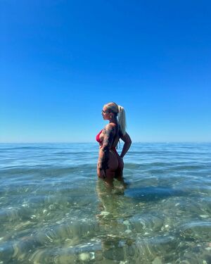 Julia Lauren Nude Photos photo 8