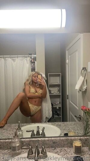 Oakleymiddleton18 Nude Photos photo 13
