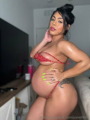 Yanefitlife Nude Photos photo 25