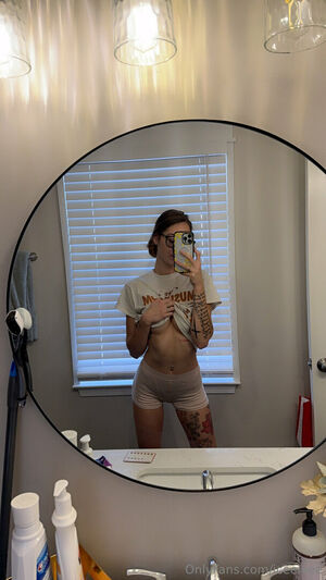 Iceeivee Nude Photos photo 15