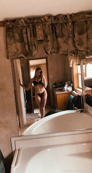 Iceeivee Nude Photos photo 48