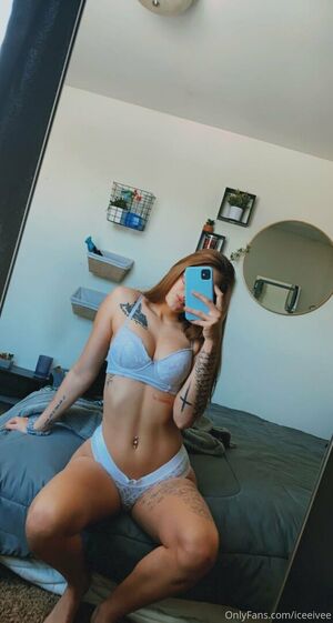 Iceeivee Nude Photos photo 64