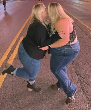Mrs_Bra_Buster Nude Photos photo 86