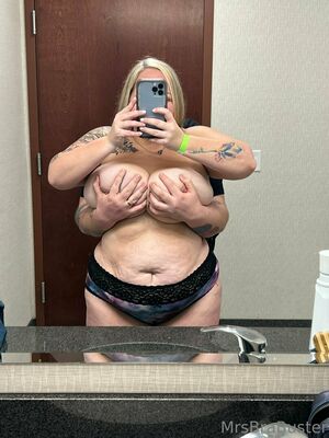 Mrs_Bra_Buster Nude Photos photo 156