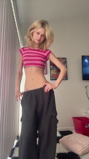 Addison Weems Nude Photos photo 5