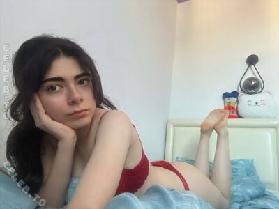 Zeynep Cagis Nude Photos photo 1