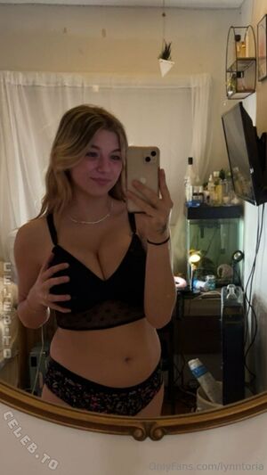 Lynntoria Nude Photos photo 19