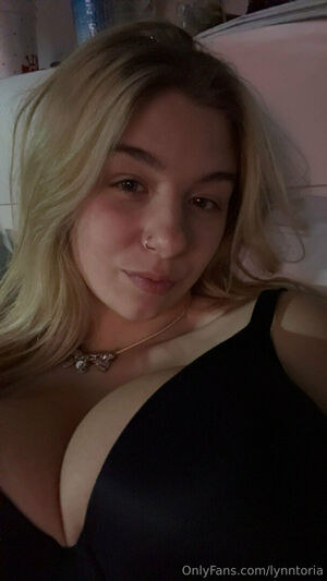 Lynntoria Nude Photos photo 33