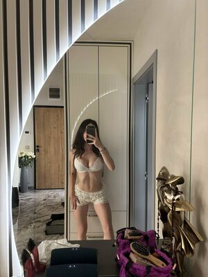 Naya Dickson Nude Photos photo 9