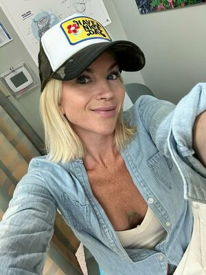 Taylor Wild Nude Photos photo 23