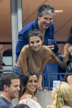 Emily Ratajkowski Nude Photos photo 6