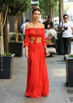 Emily Ratajkowski Nude Photos photo 26