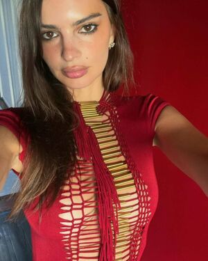 Emily Ratajkowski Nude Photos photo 125