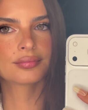Emily Ratajkowski Nude Photos photo 169