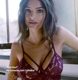 Emily Ratajkowski Nude Photos photo 260