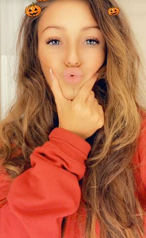 Taylor Alesia Nude Photos photo 27