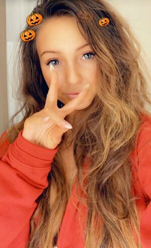 Taylor Alesia Nude Photos photo 28
