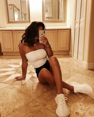 Taylor Alesia Nude Photos photo 39