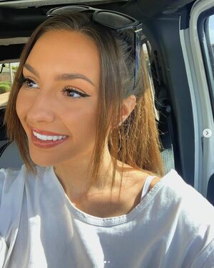Taylor Alesia Nude Photos photo 63