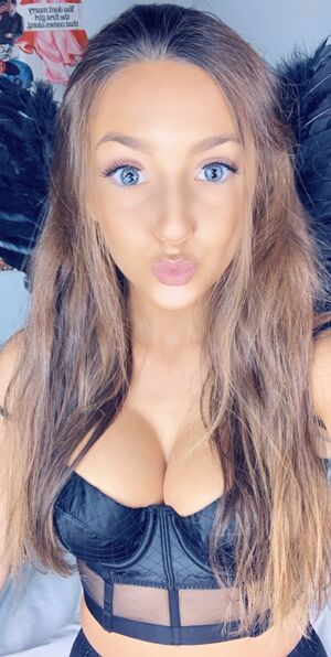 Taylor Alesia Nude Photos photo 204