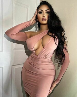Ben Floraa Nude Photos photo 3