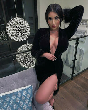 Ben Floraa Nude Photos photo 5